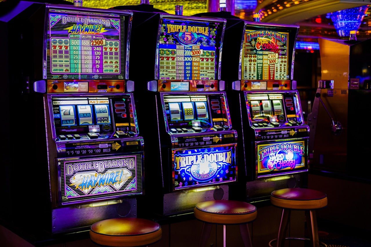 Live football and sports betting interface